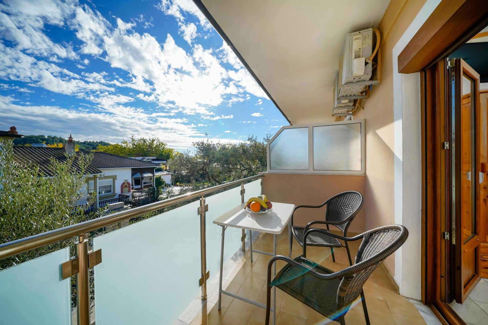 Opalium Beach Front Suites 波托什 外观 照片