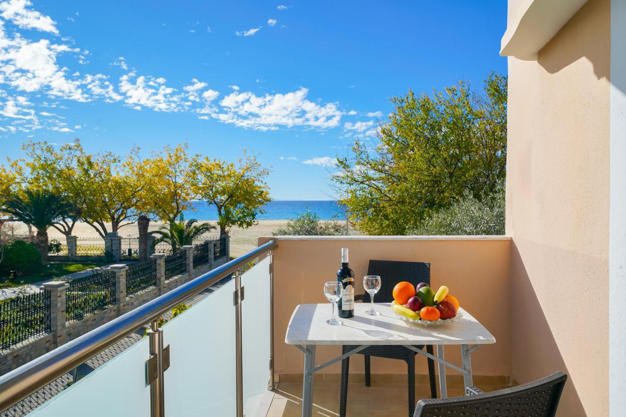 Opalium Beach Front Suites 波托什 外观 照片