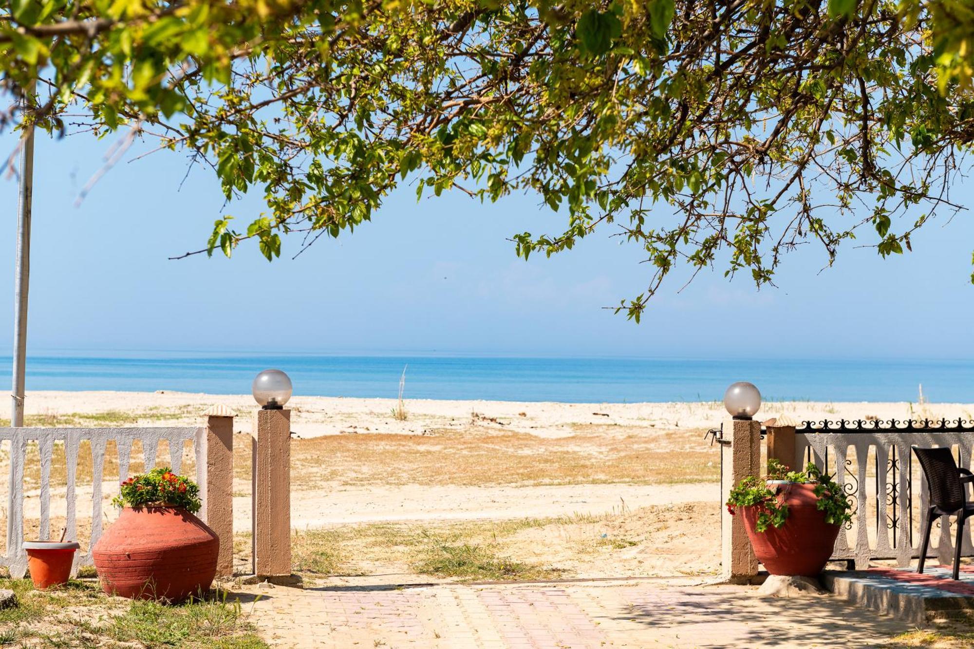 Opalium Beach Front Suites 波托什 外观 照片