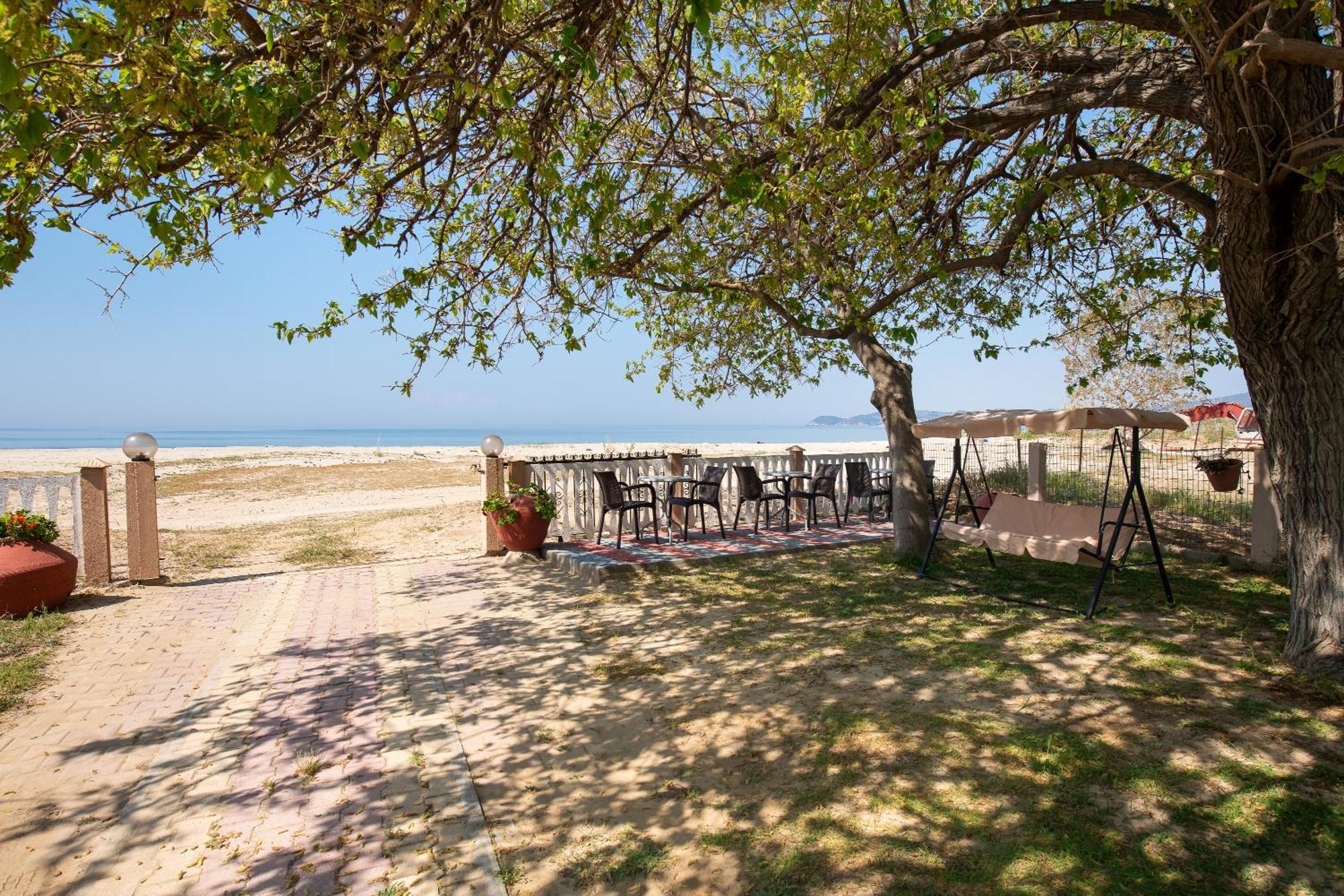 Opalium Beach Front Suites 波托什 外观 照片