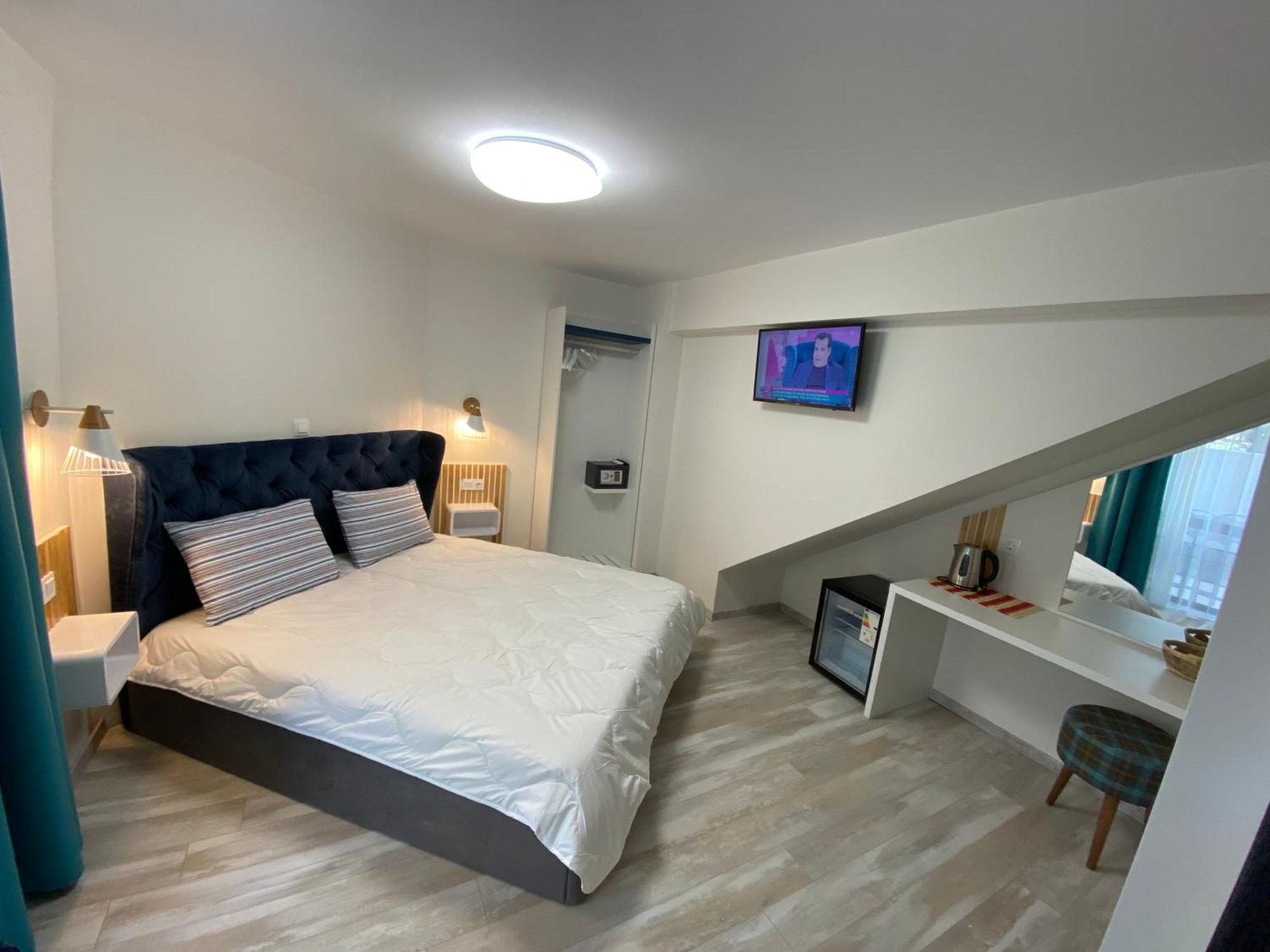 Opalium Beach Front Suites 波托什 外观 照片