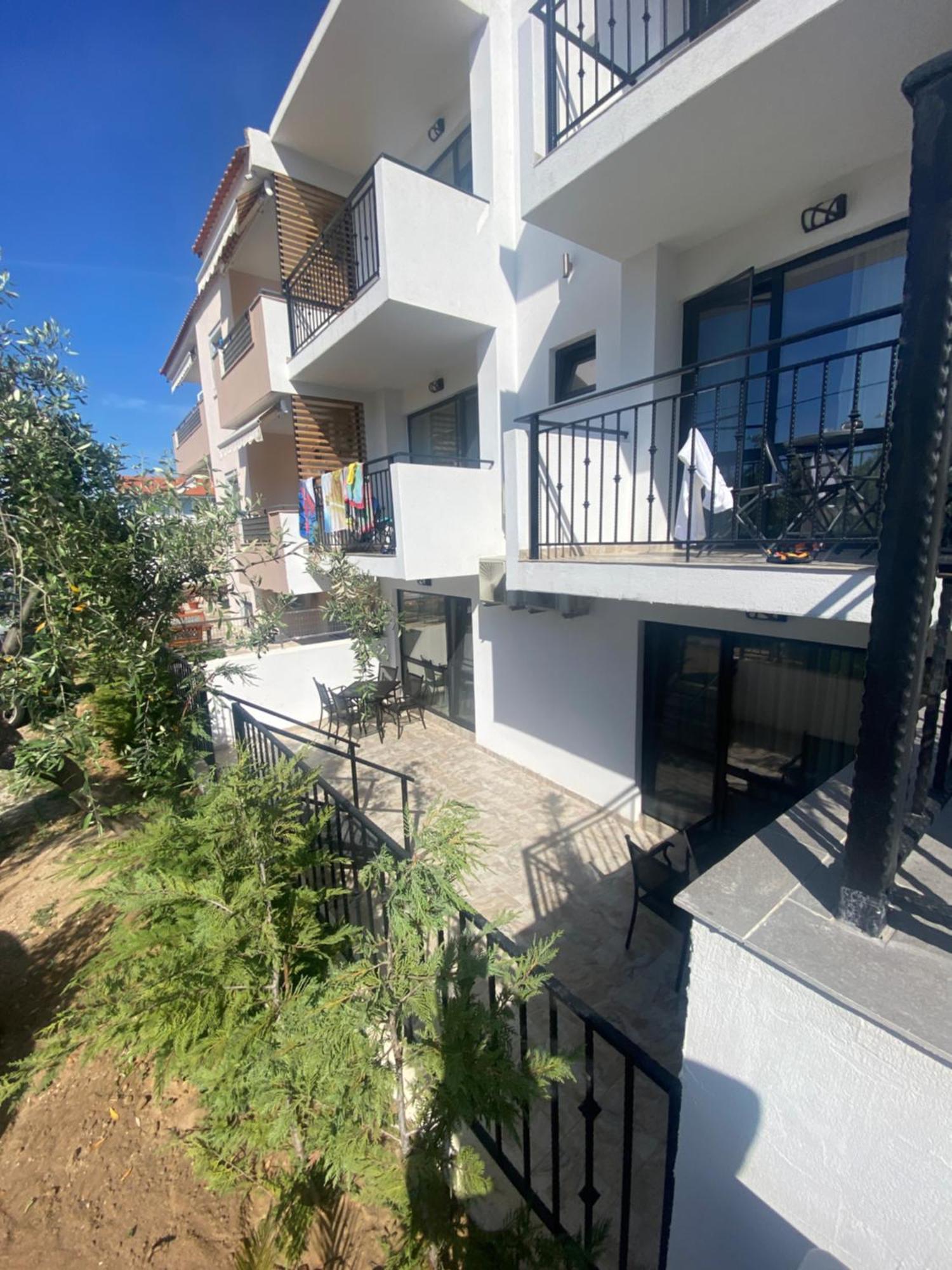 Opalium Beach Front Suites 波托什 外观 照片