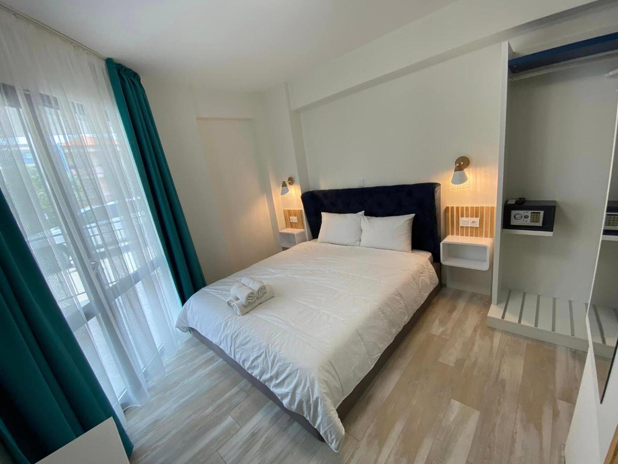 Opalium Beach Front Suites 波托什 外观 照片