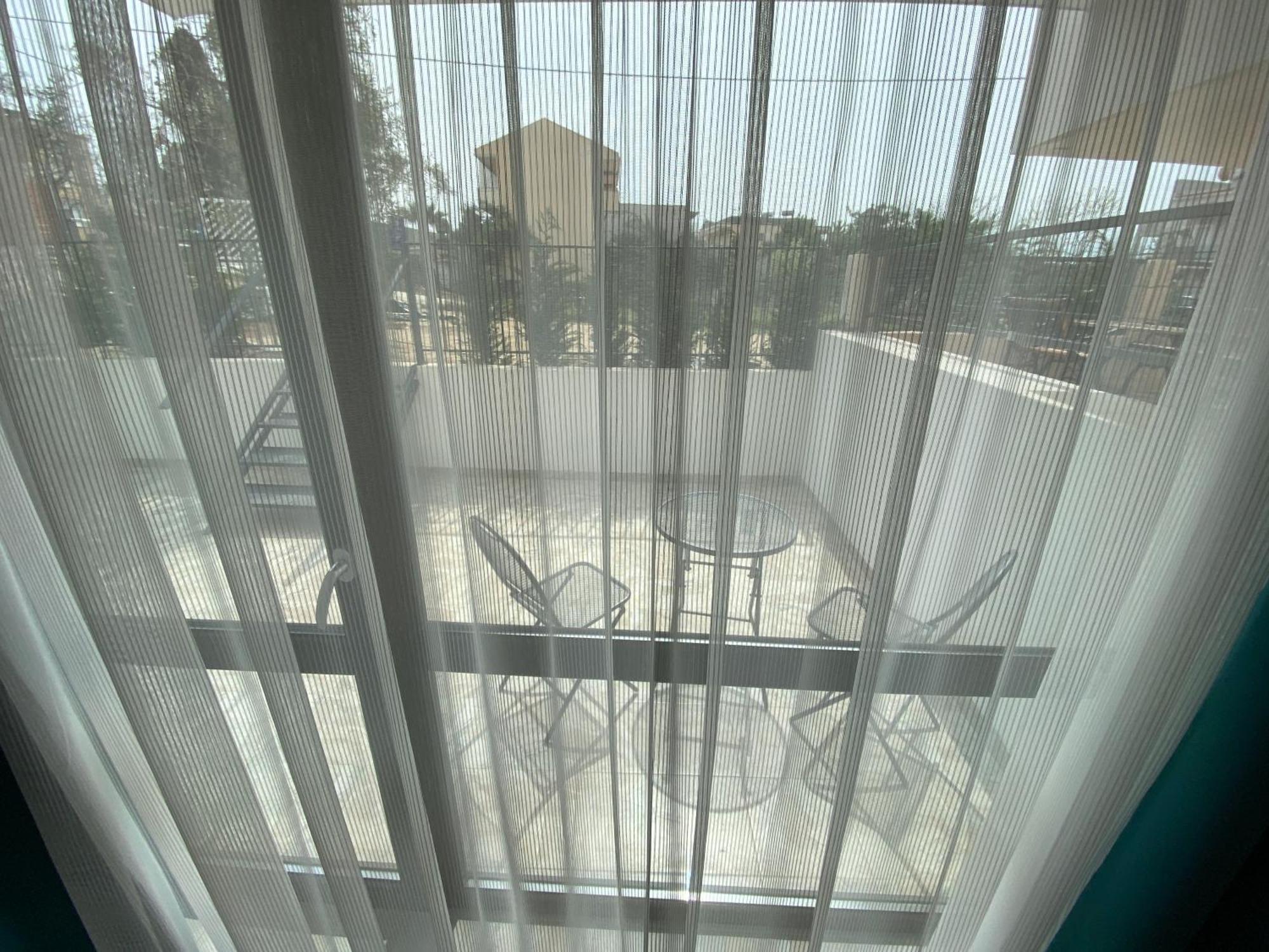 Opalium Beach Front Suites 波托什 外观 照片