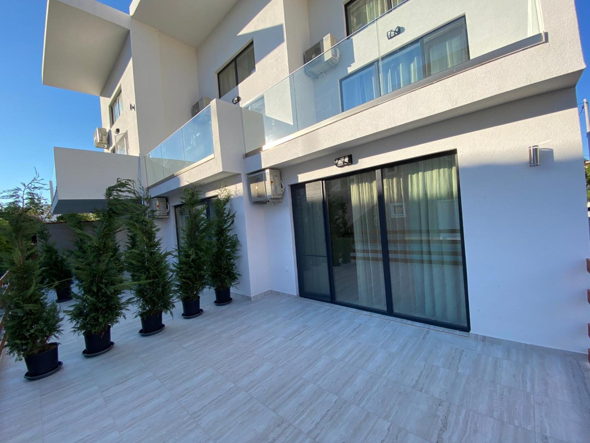 Opalium Beach Front Suites 波托什 外观 照片