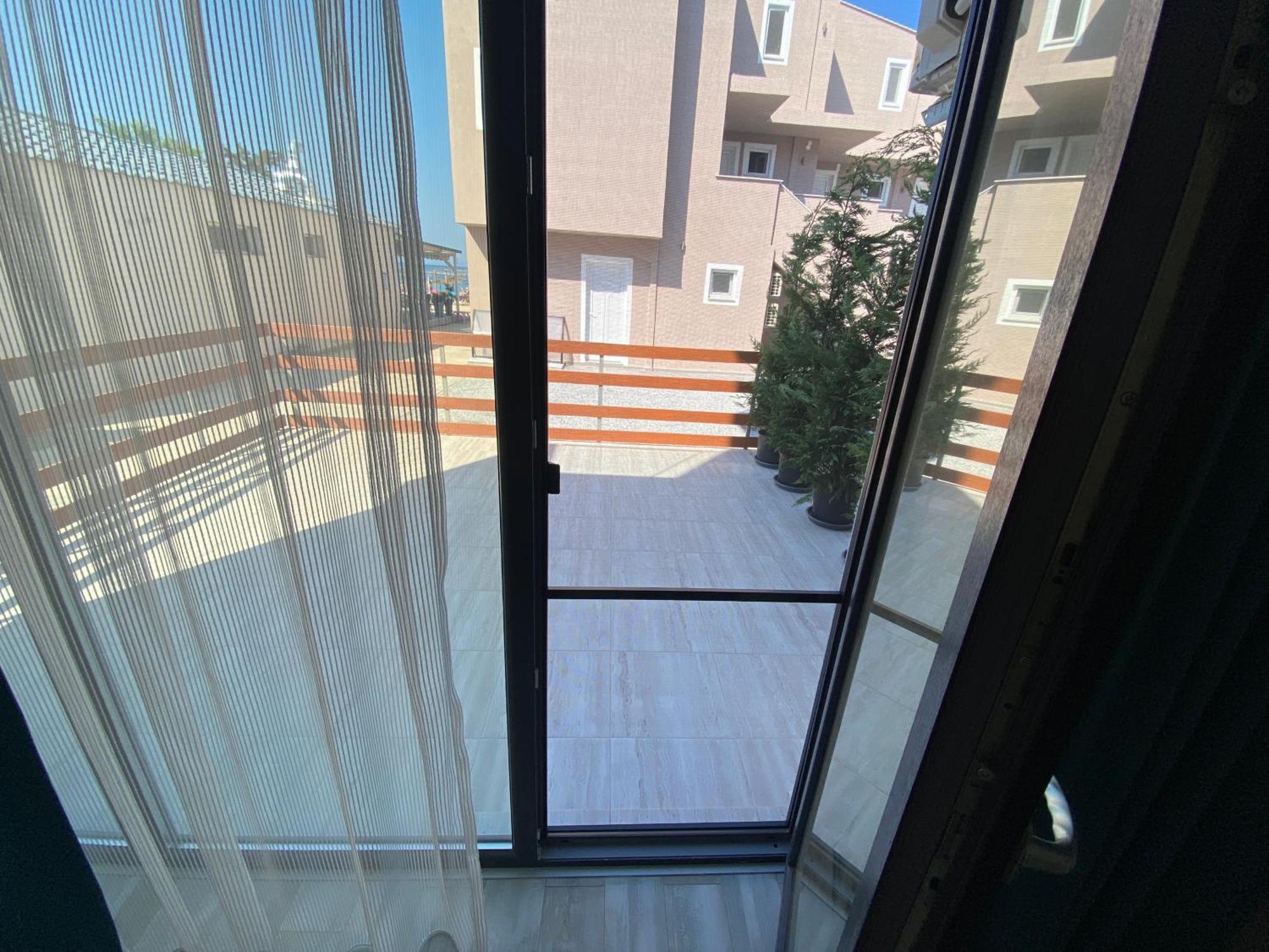 Opalium Beach Front Suites 波托什 外观 照片