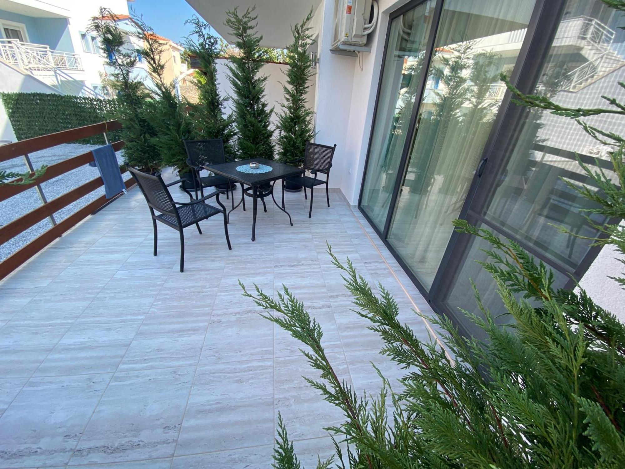 Opalium Beach Front Suites 波托什 外观 照片