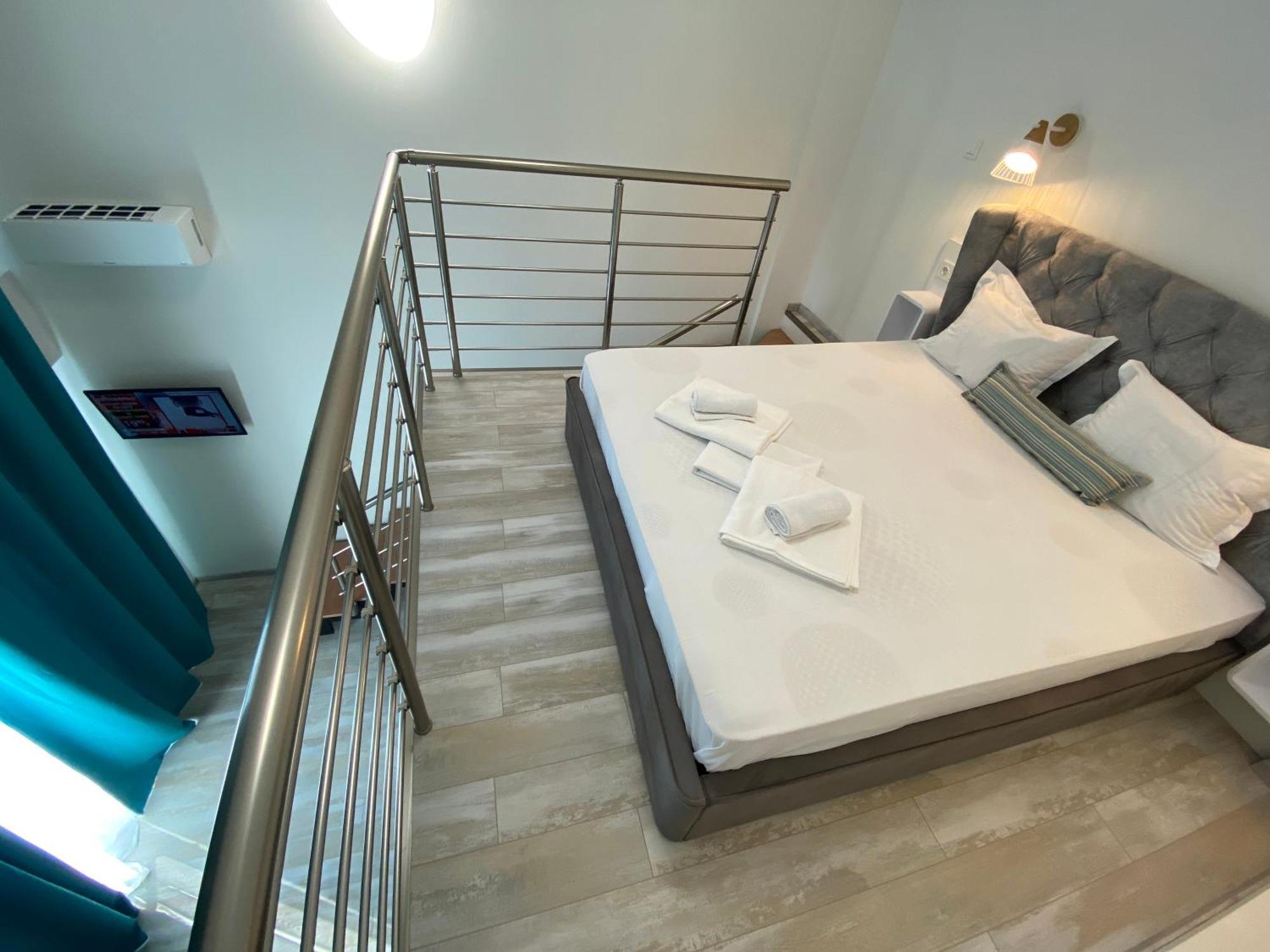 Opalium Beach Front Suites 波托什 外观 照片