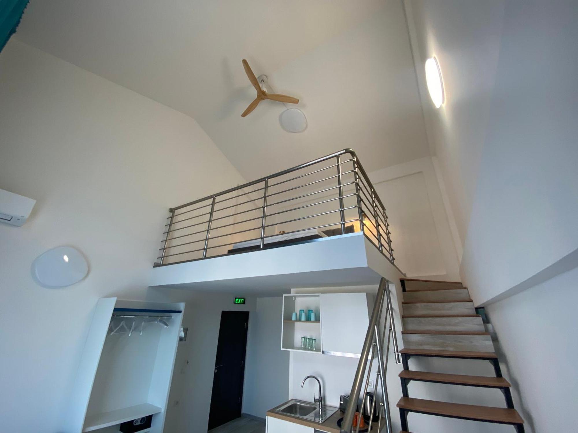 Opalium Beach Front Suites 波托什 外观 照片