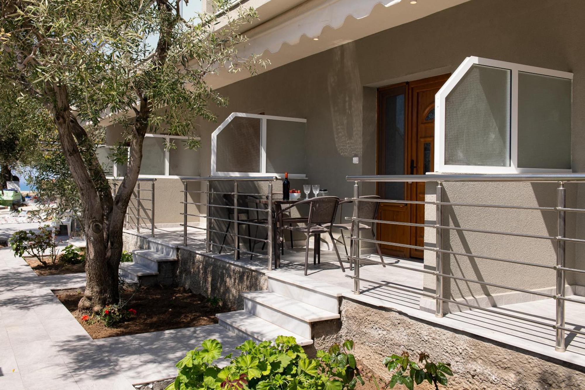 Opalium Beach Front Suites 波托什 外观 照片