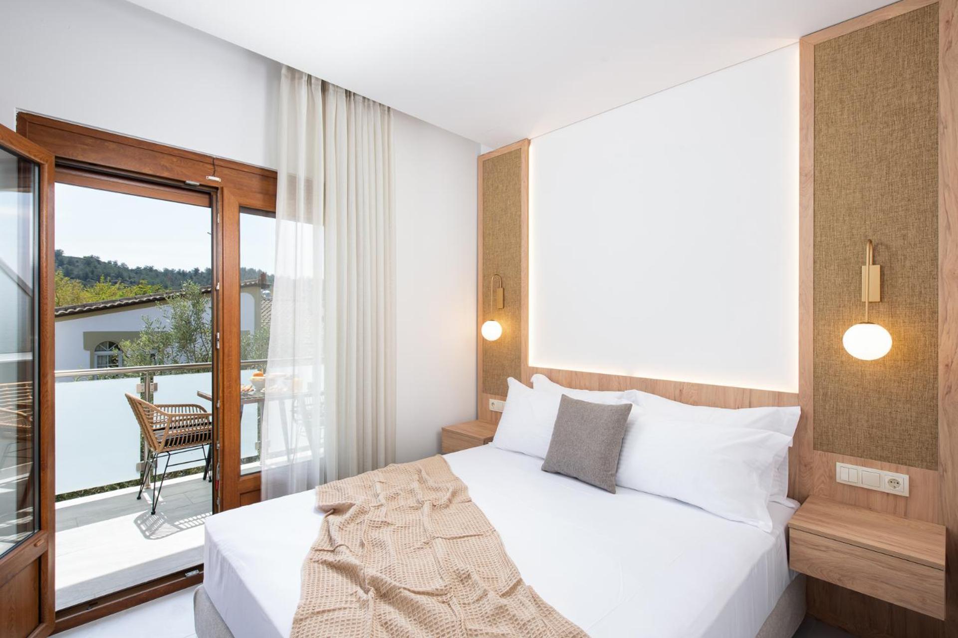 Opalium Beach Front Suites 波托什 外观 照片