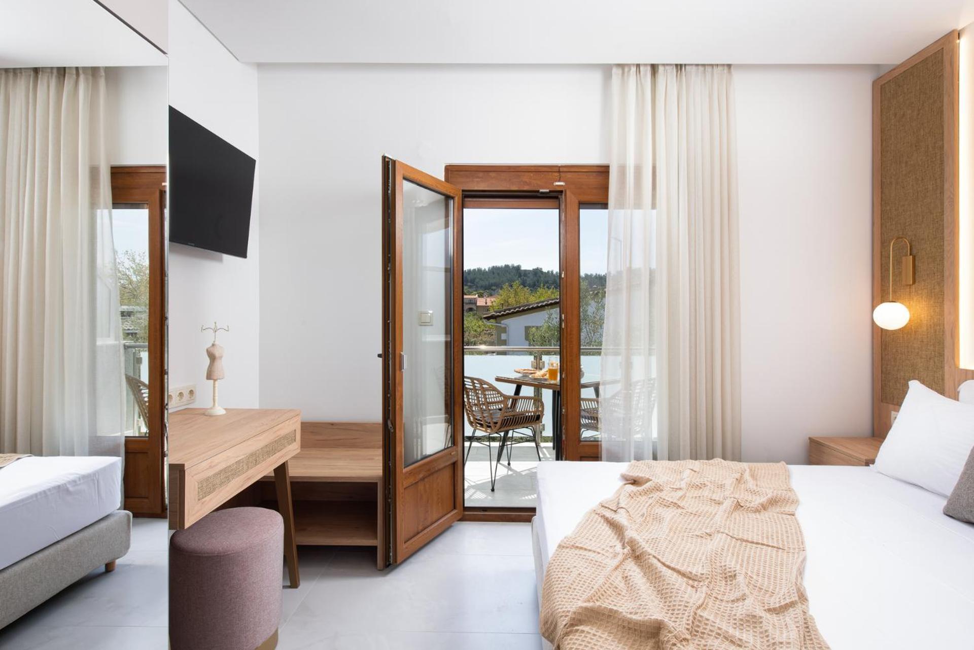 Opalium Beach Front Suites 波托什 外观 照片